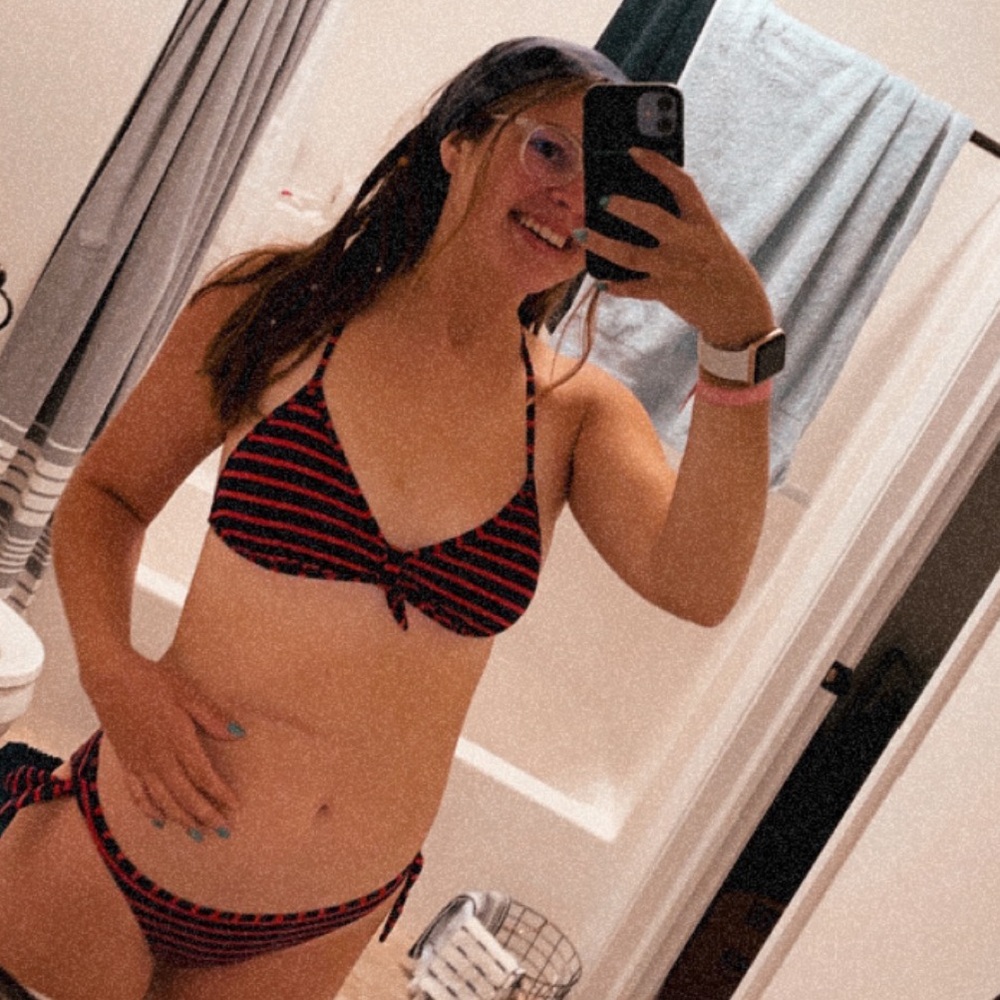Reversible Bathing Suit! Anchors on the other side. Worn a few times!